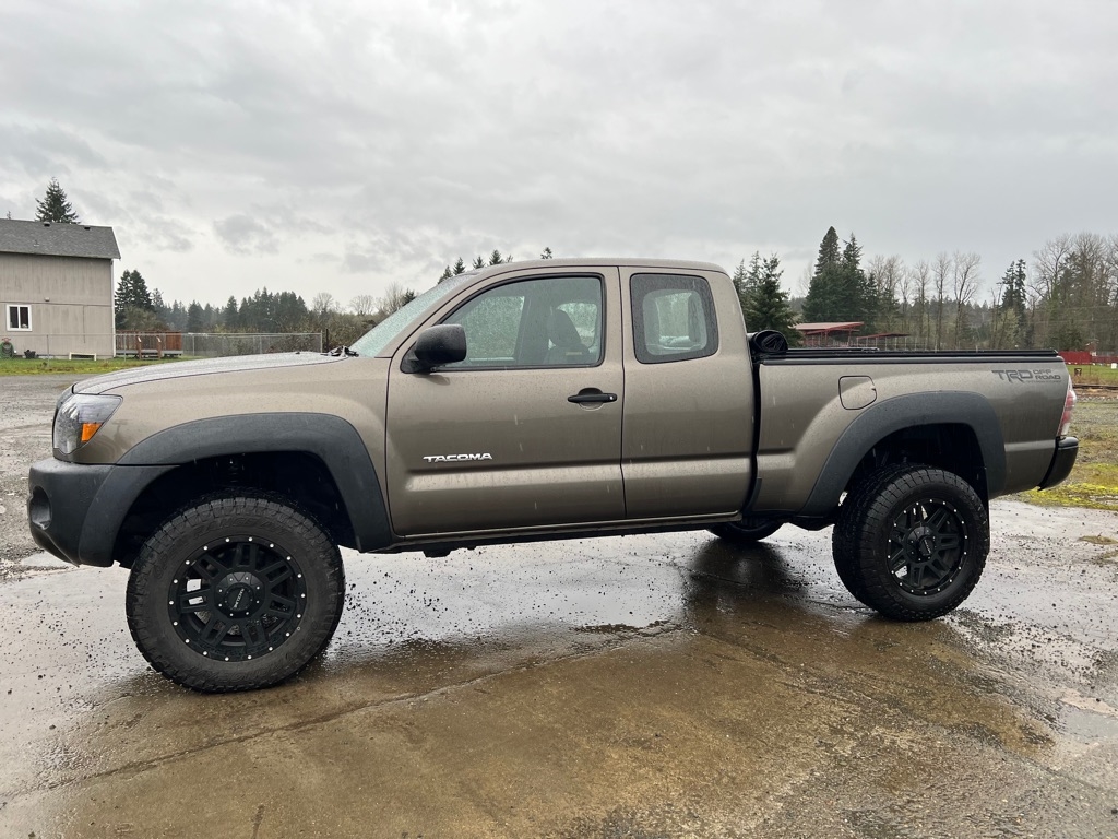 Toyota Tacoma 4WD Access V6 AT (Natl) 2009
