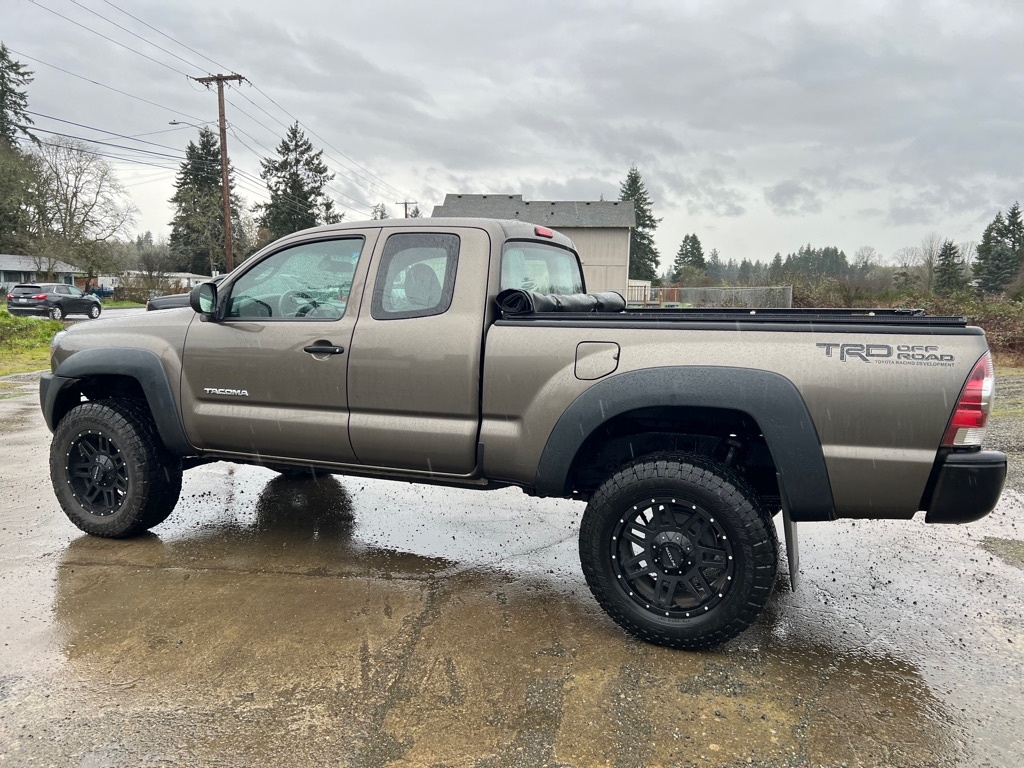 Toyota Tacoma 4WD Access V6 AT (Natl) 2009