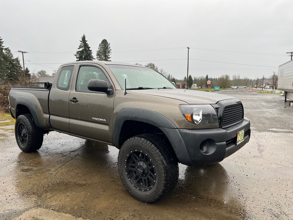 Toyota Tacoma 4WD Access V6 AT (Natl) 2009