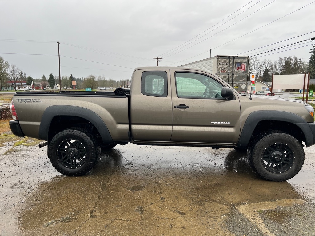 Toyota Tacoma 4WD Access V6 AT (Natl) 2009