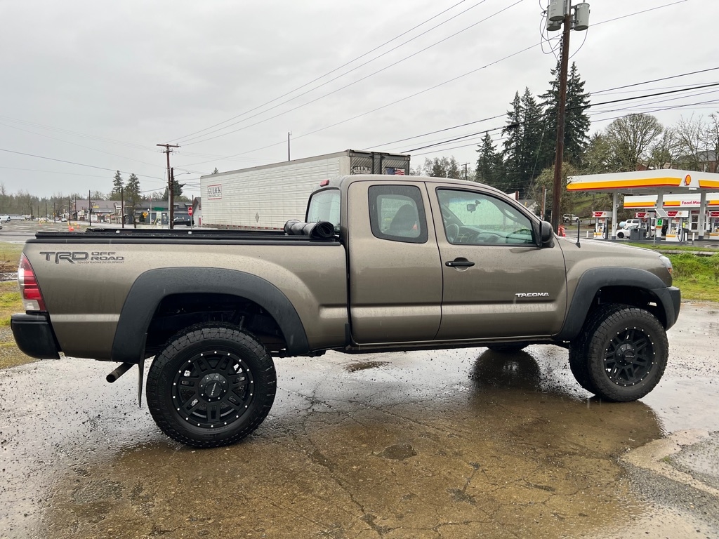 Toyota Tacoma 4WD Access V6 AT (Natl) 2009