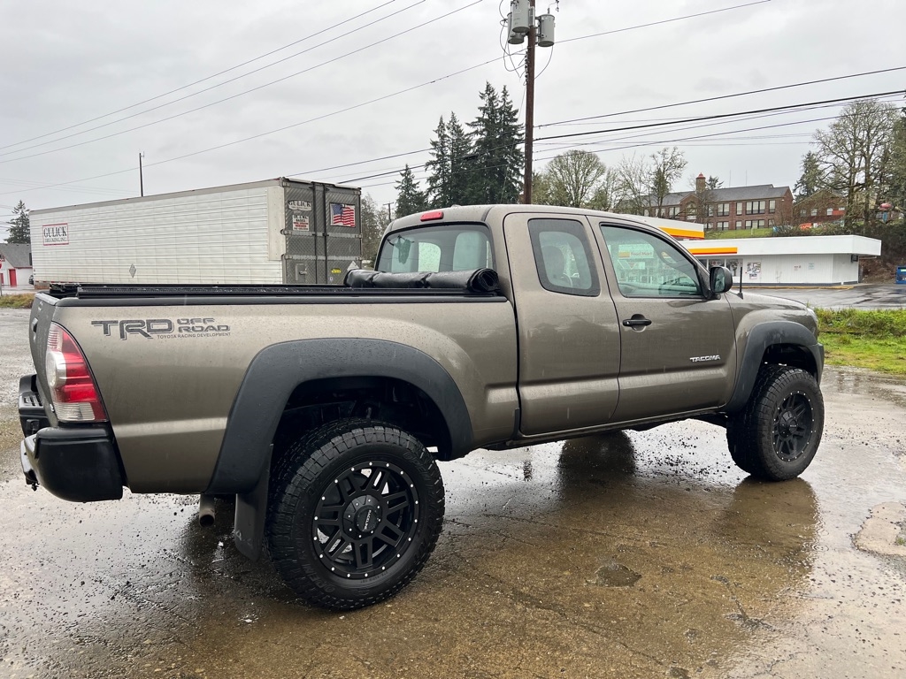 Toyota Tacoma 4WD Access V6 AT (Natl) 2009