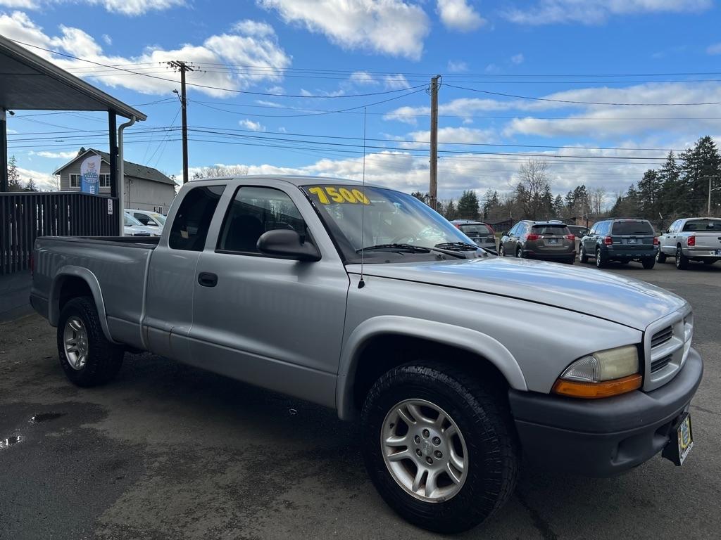 Dodge Dakota 2dr Club Cab 131" WB Base 2003