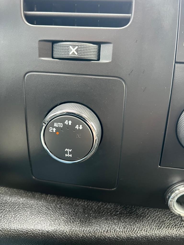 Chevrolet Silverado 1500 4WD Crew Cab 143.5" LT 2009