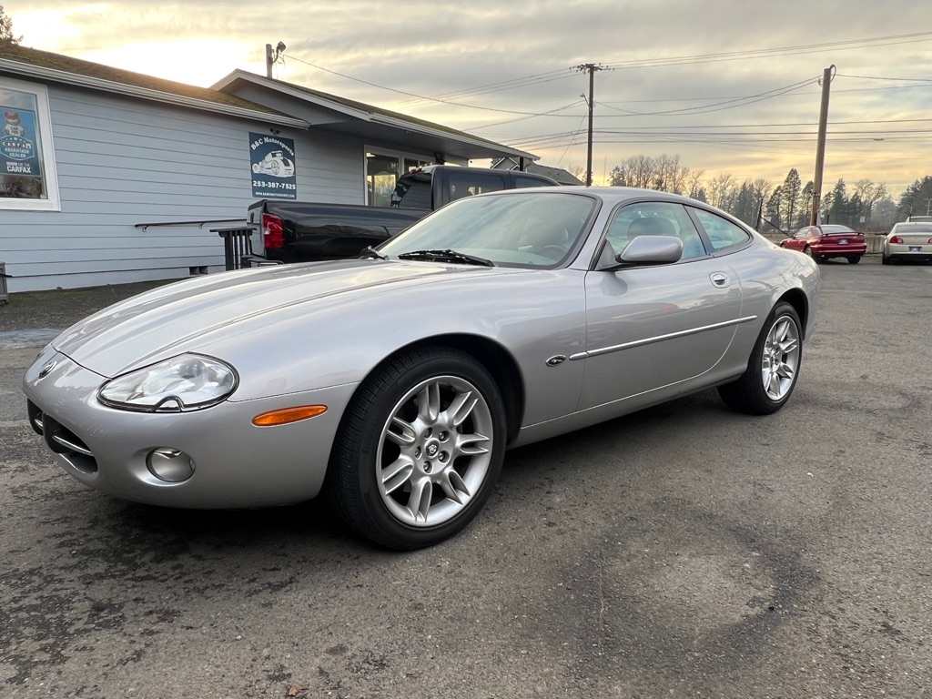 Jaguar XK8 2dr Cpe 2001