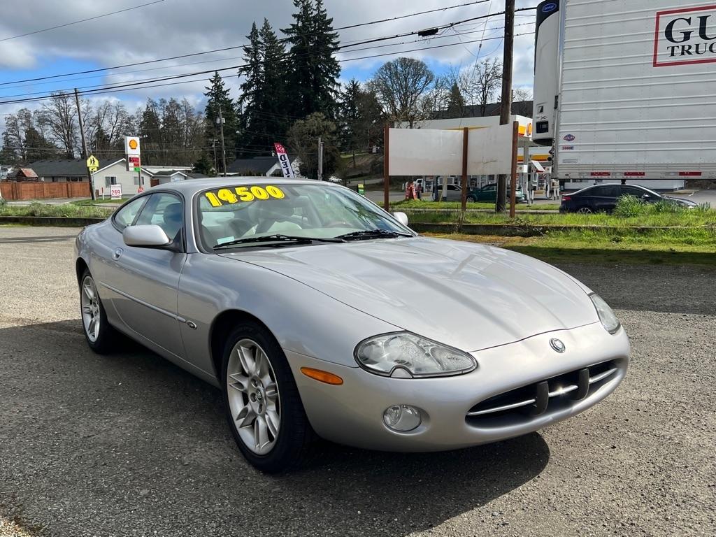 Jaguar XK8 2dr Cpe 2001