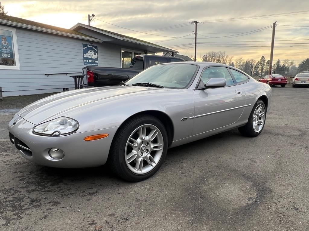 Jaguar XK8 2dr Cpe 2001