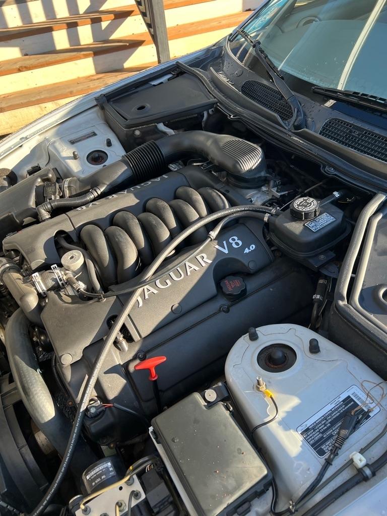 Jaguar XK8 2dr Cpe 2001