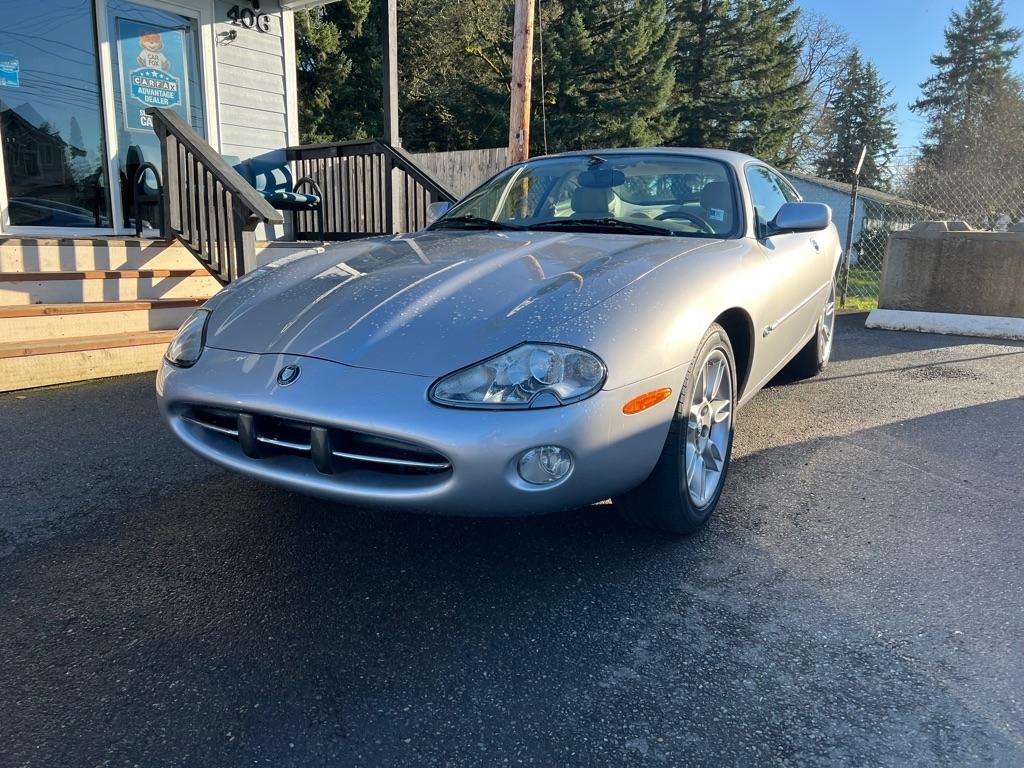 Jaguar XK8 2dr Cpe 2001