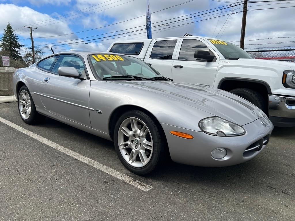 Jaguar XK8 2dr Cpe 2001
