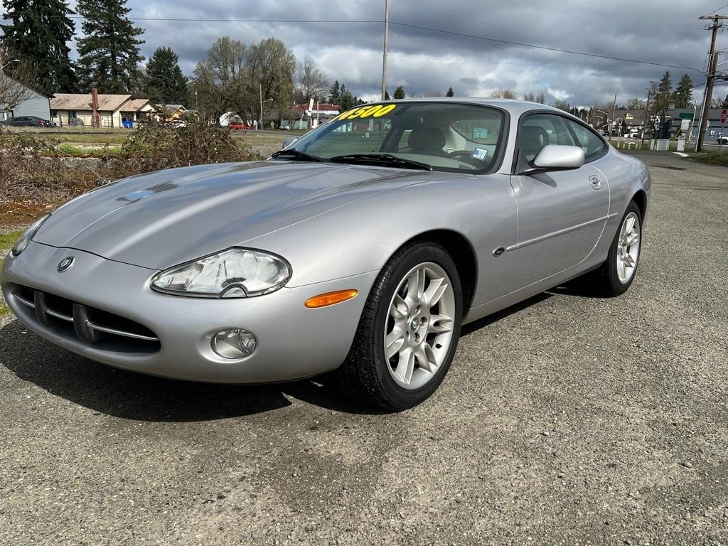Jaguar XK8 2dr Cpe 2001