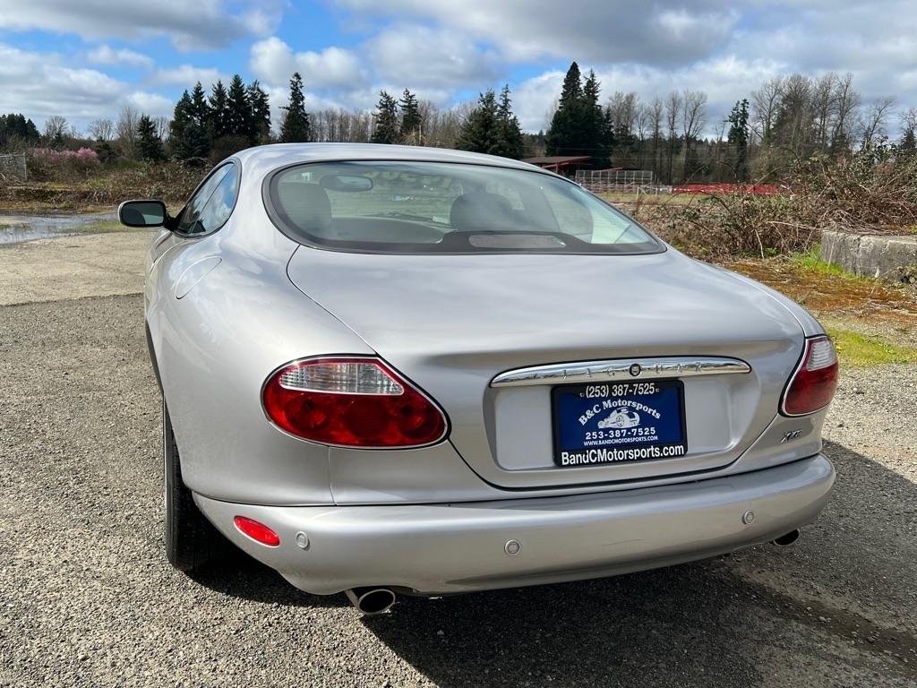 Jaguar XK8 2dr Cpe 2001