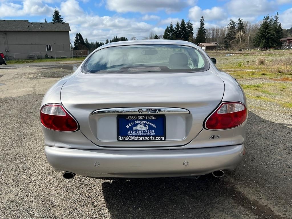 Jaguar XK8 2dr Cpe 2001