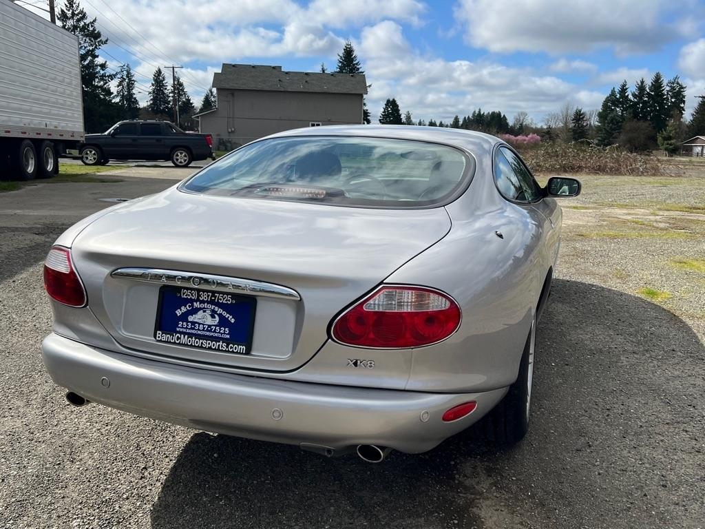 Jaguar XK8 2dr Cpe 2001