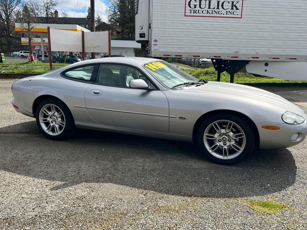 Jaguar XK8 2dr Cpe 2001