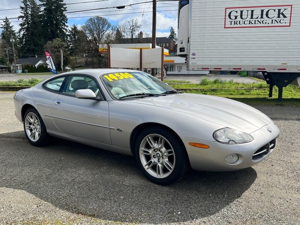 Jaguar XK8 2dr Cpe 2001