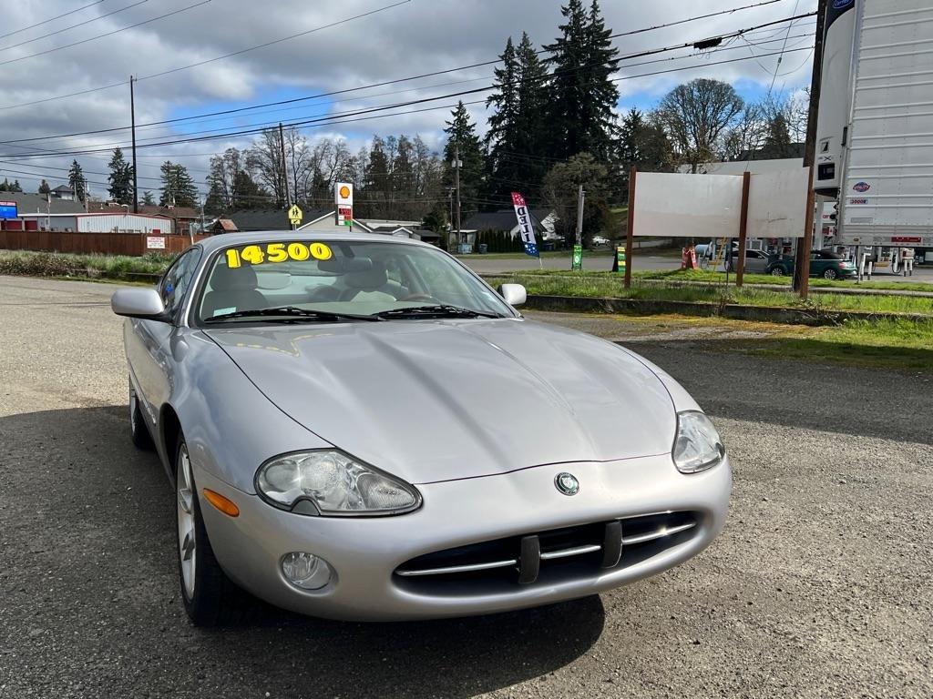 Jaguar XK8 2dr Cpe 2001