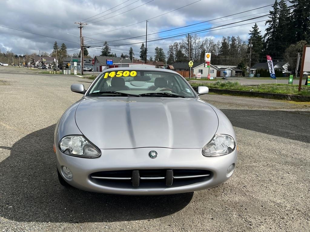 Jaguar XK8 2dr Cpe 2001