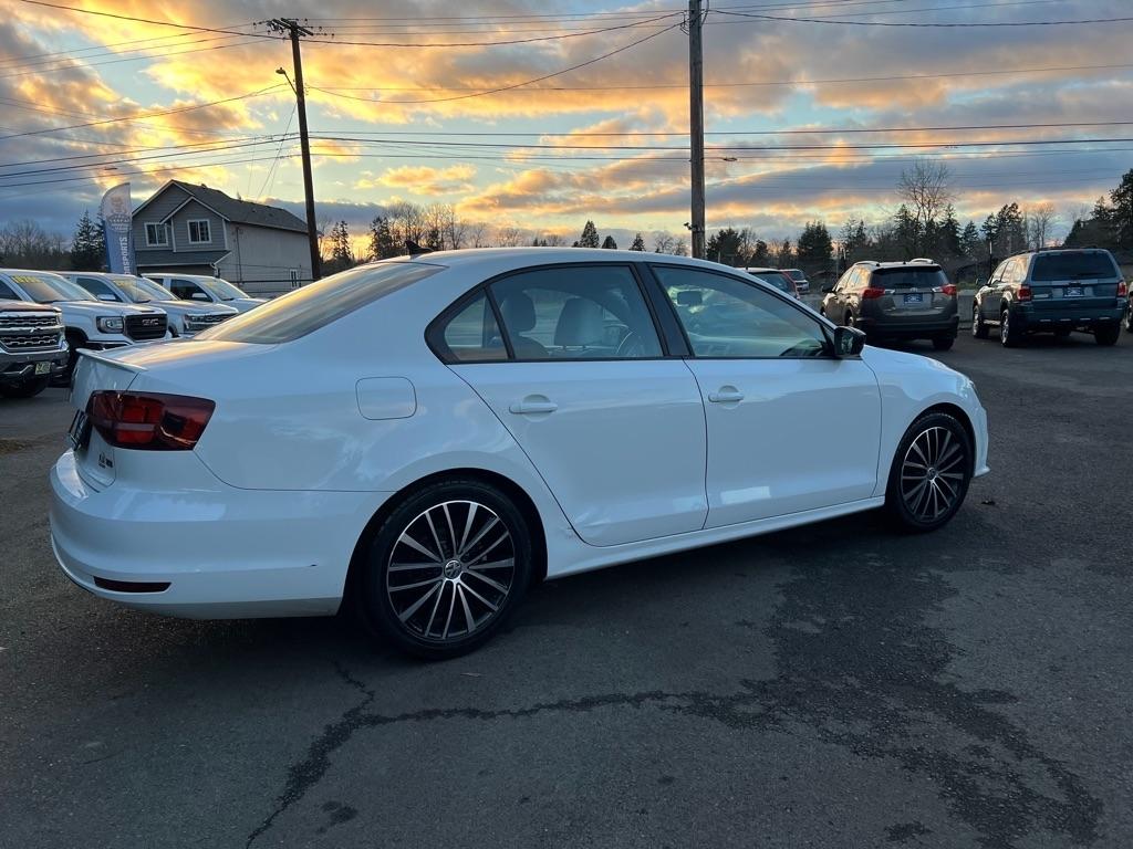 Volkswagen Jetta Sedan 4dr Auto 1.8T Sport PZEV 2016