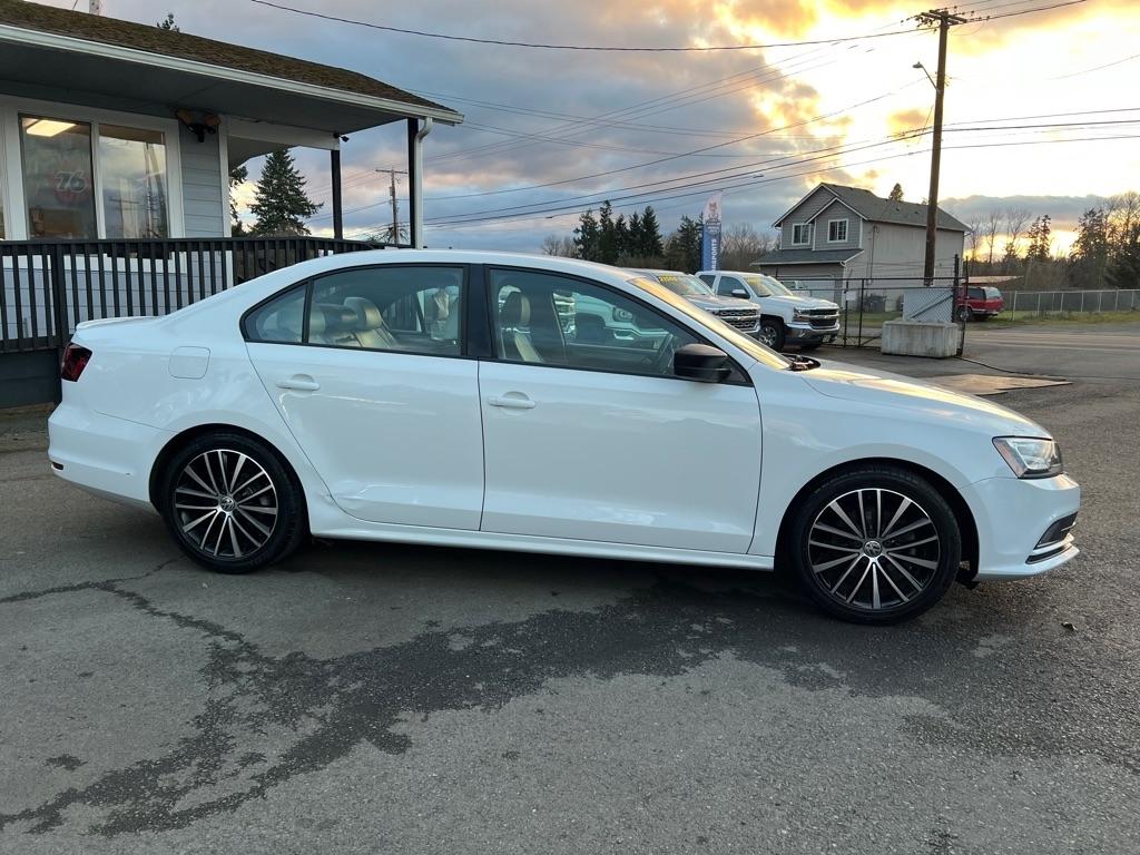 Volkswagen Jetta Sedan 4dr Auto 1.8T Sport PZEV 2016