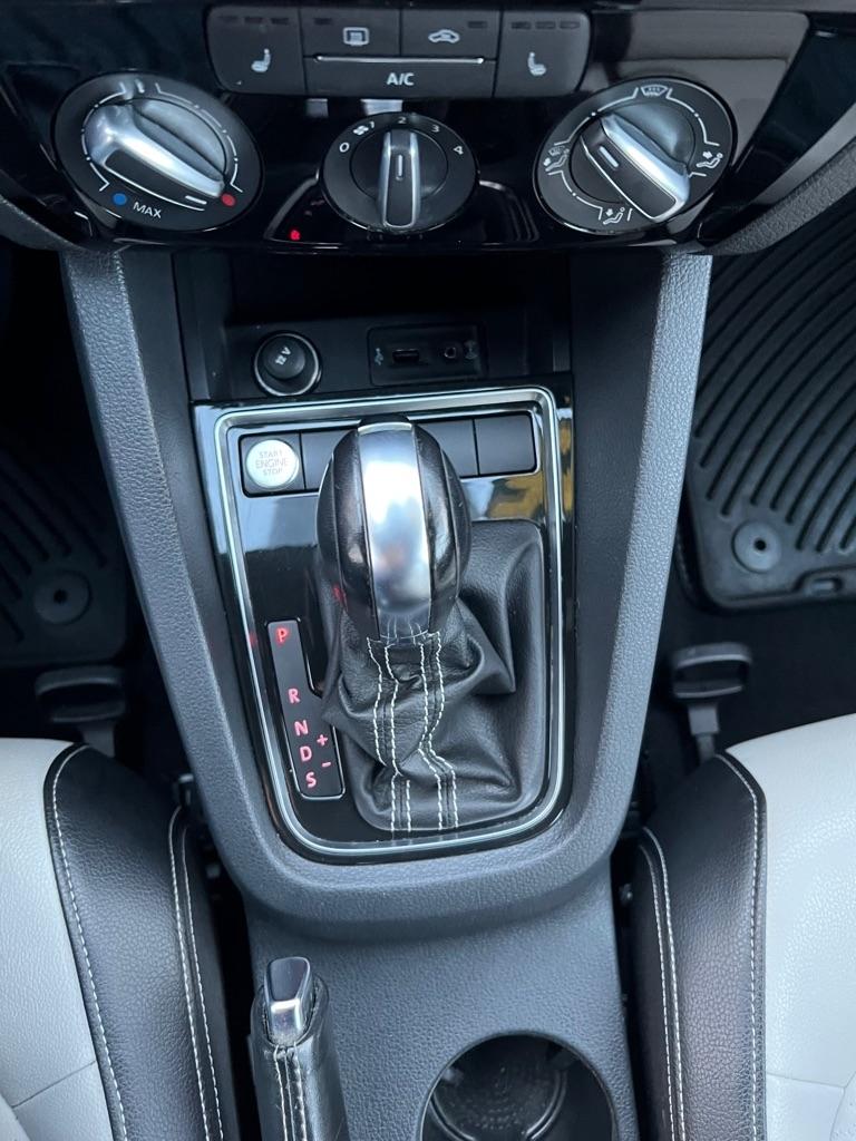 Volkswagen Jetta Sedan 4dr Auto 1.8T Sport PZEV 2016