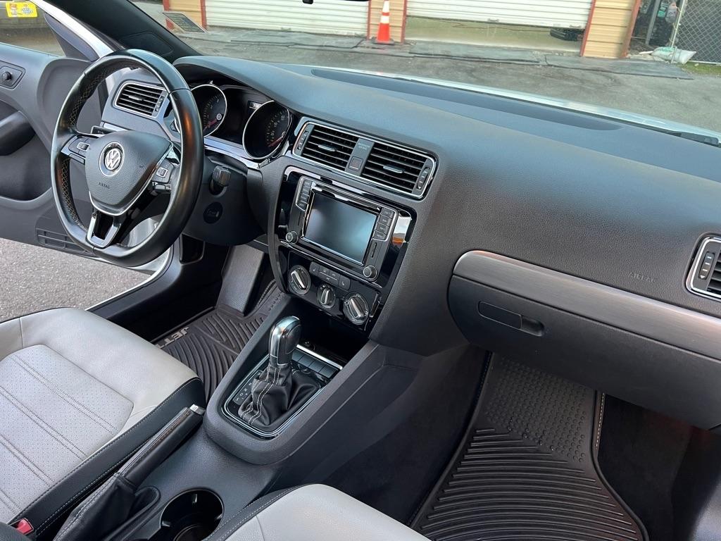 Volkswagen Jetta Sedan 4dr Auto 1.8T Sport PZEV 2016