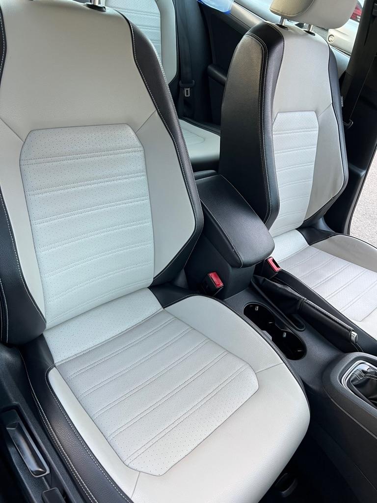 Volkswagen Jetta Sedan 4dr Auto 1.8T Sport PZEV 2016