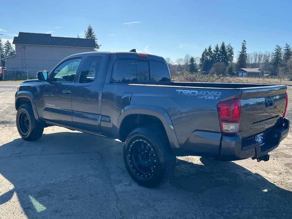 Toyota Tacoma 4WD Access Cab V6 AT SR5 (Natl) 2016