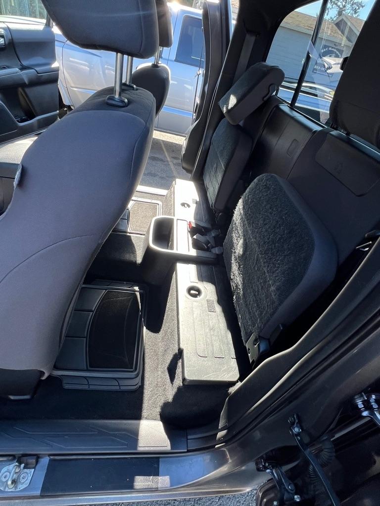 Toyota Tacoma 4WD Access Cab V6 AT SR5 (Natl) 2016