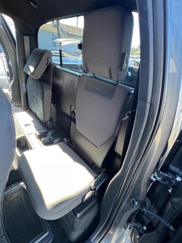 Toyota Tacoma 4WD Access Cab V6 AT SR5 (Natl) 2016