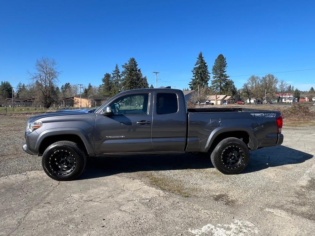 Toyota Tacoma 4WD Access Cab V6 AT SR5 (Natl) 2016