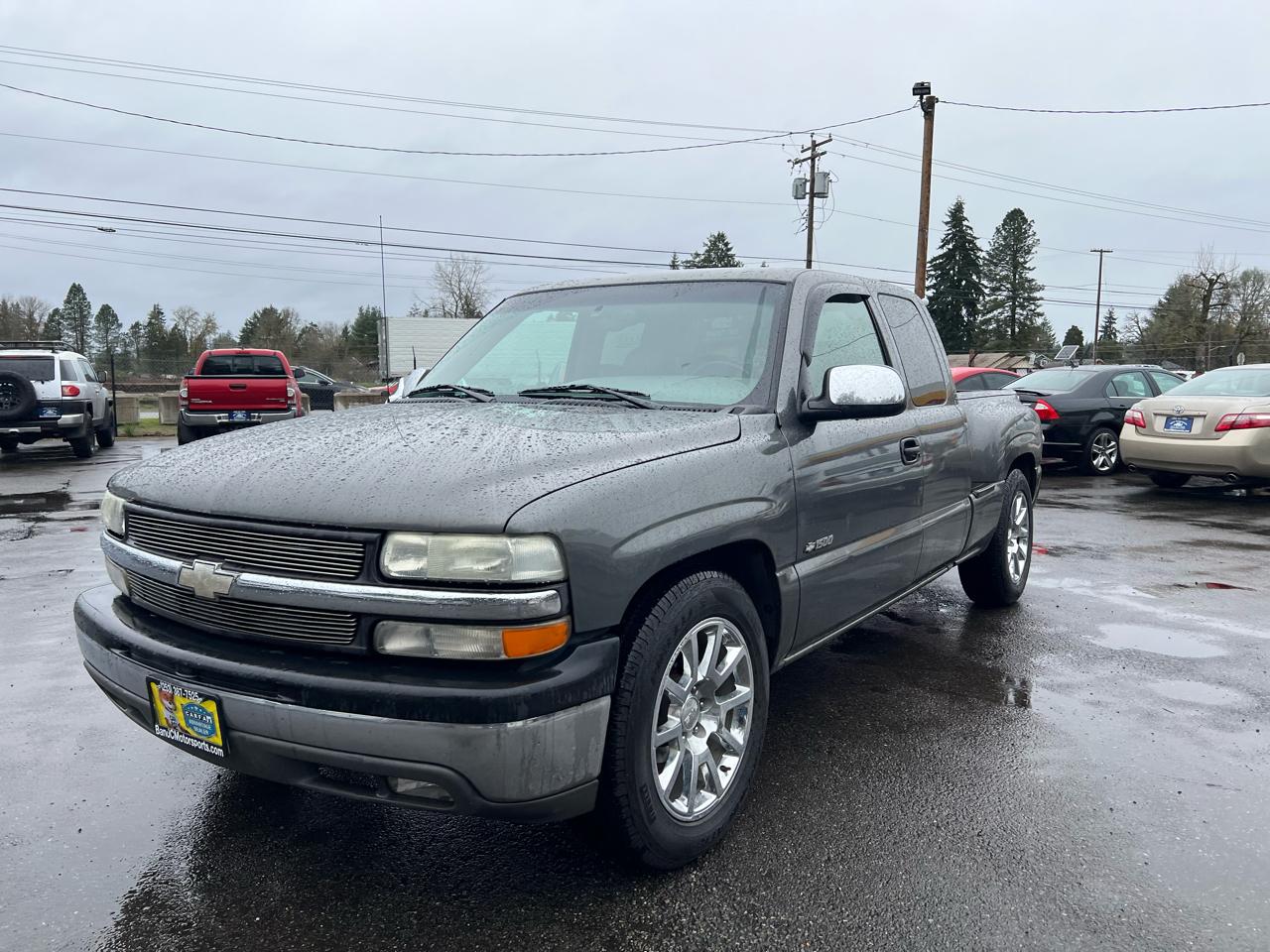 Chevrolet Silverado 1500 Ext Cab 143.5" WB LS 2002