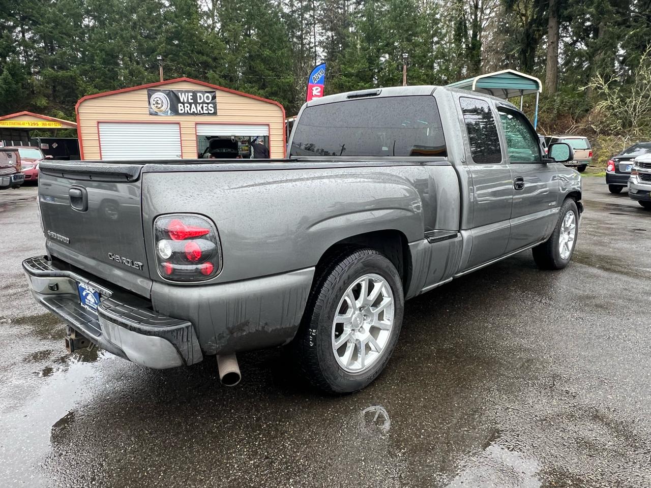 Chevrolet Silverado 1500 Ext Cab 143.5" WB LS 2002