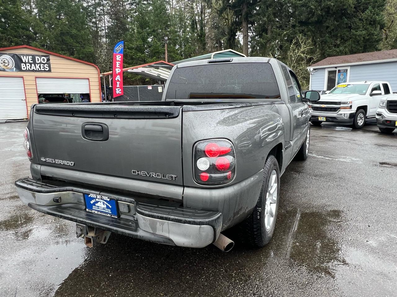 Chevrolet Silverado 1500 Ext Cab 143.5" WB LS 2002