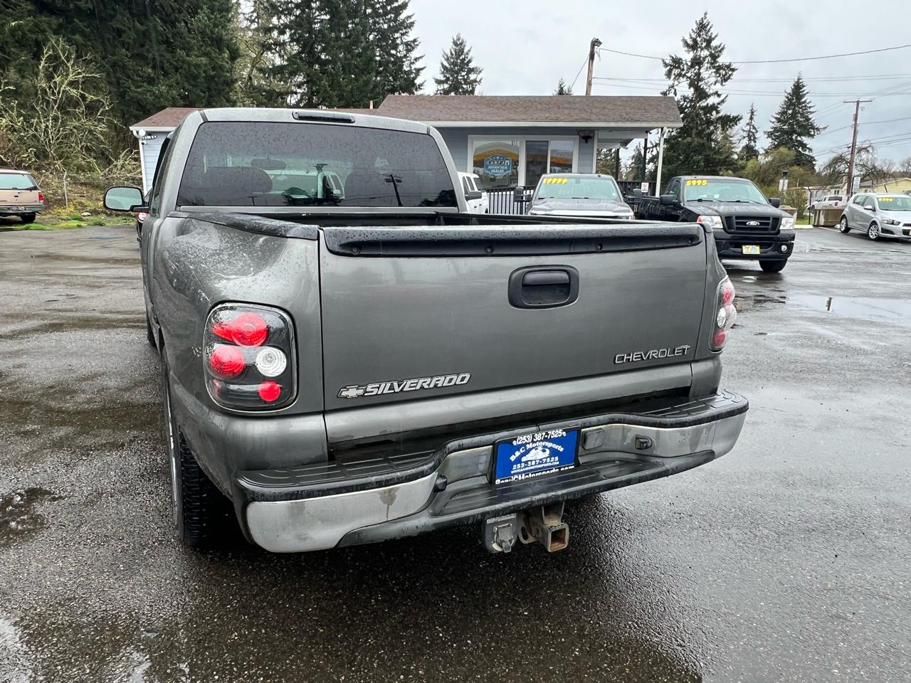 Chevrolet Silverado 1500 Ext Cab 143.5" WB LS 2002