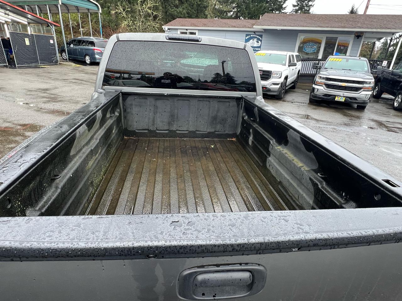 Chevrolet Silverado 1500 Ext Cab 143.5" WB LS 2002