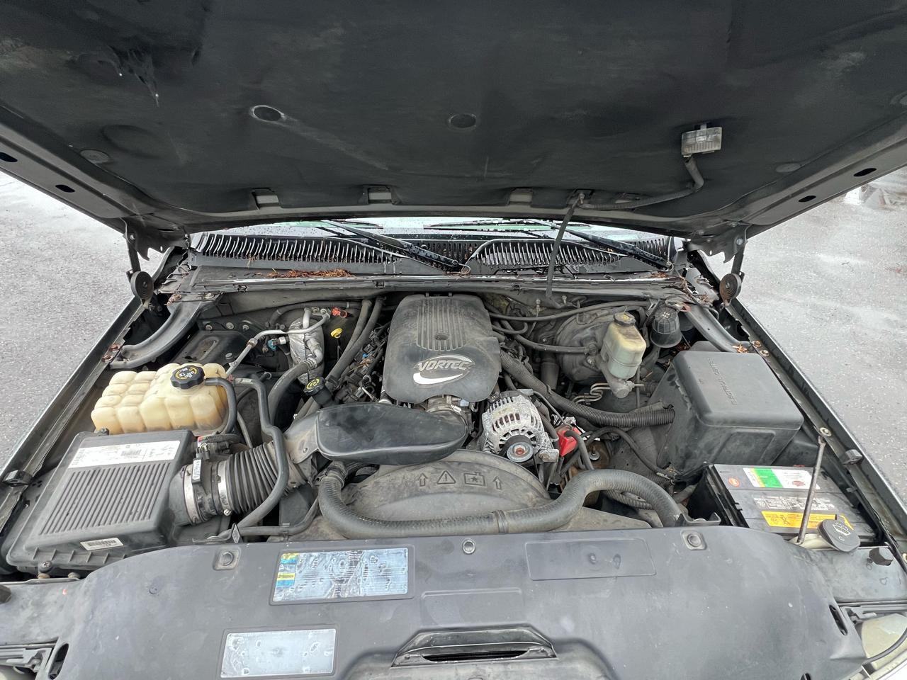 Chevrolet Silverado 1500 Ext Cab 143.5" WB LS 2002