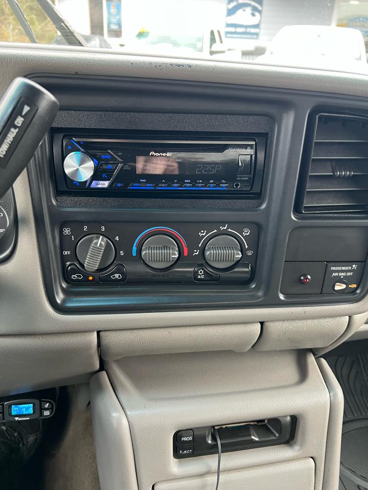 Chevrolet Silverado 1500 Ext Cab 143.5" WB LS 2002