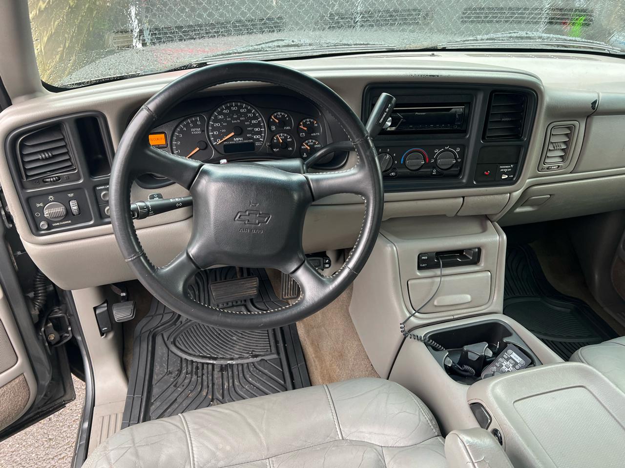 Chevrolet Silverado 1500 Ext Cab 143.5" WB LS 2002