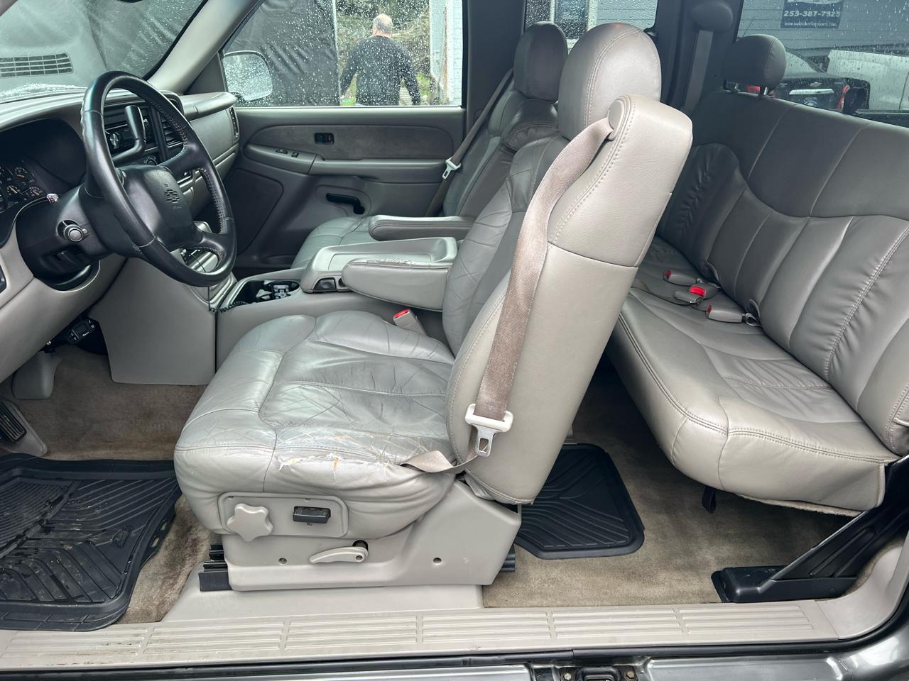 Chevrolet Silverado 1500 Ext Cab 143.5" WB LS 2002