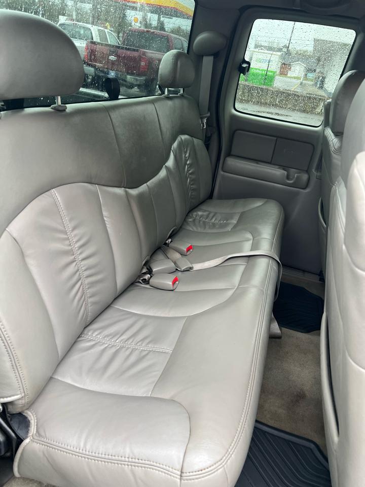 Chevrolet Silverado 1500 Ext Cab 143.5" WB LS 2002