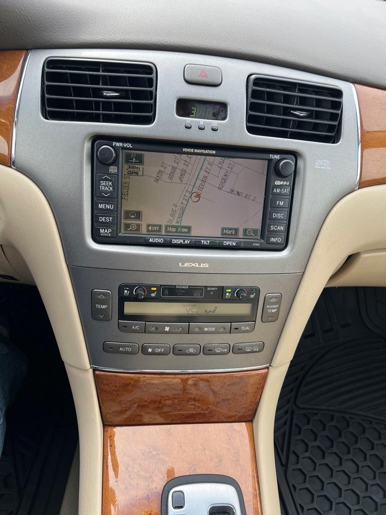 Lexus ES 330 4dr Sdn 2005