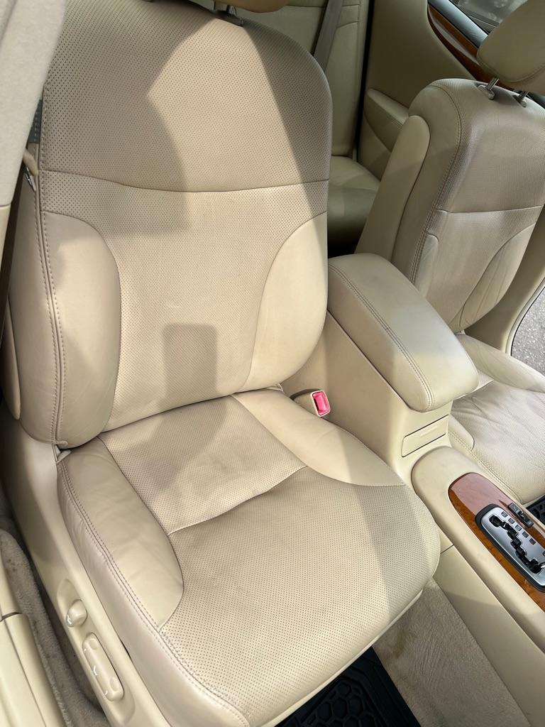 Lexus ES 330 4dr Sdn 2005