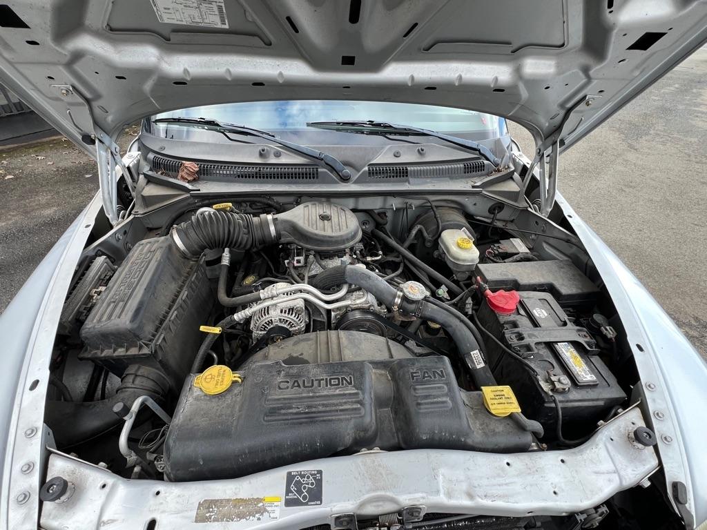 Dodge Dakota 2dr Club Cab 131" WB Base 2003