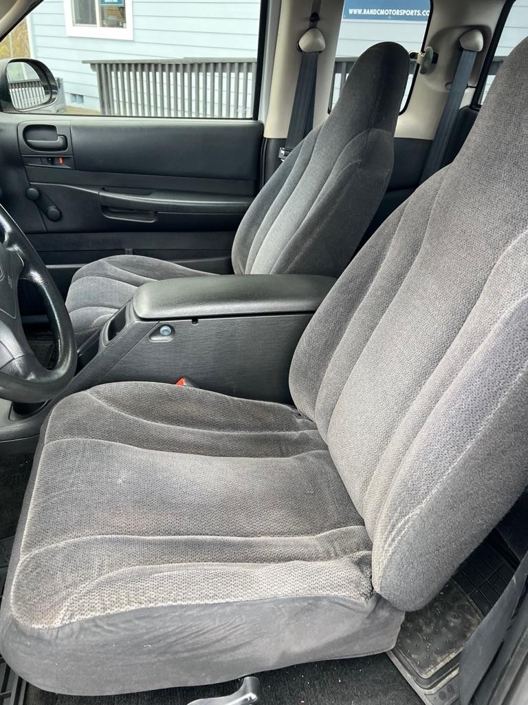 Dodge Dakota 2dr Club Cab 131" WB Base 2003