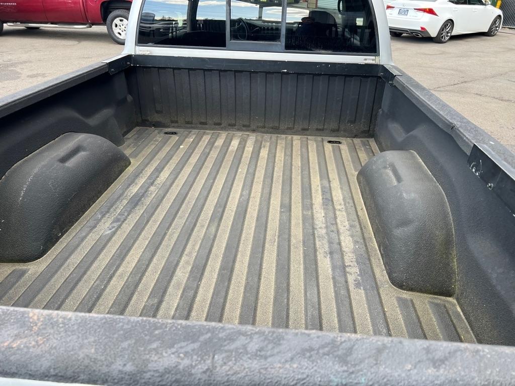 Dodge Dakota 2dr Club Cab 131" WB Base 2003