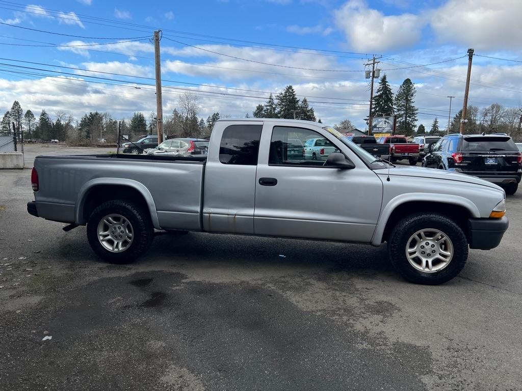 Dodge Dakota 2dr Club Cab 131" WB Base 2003