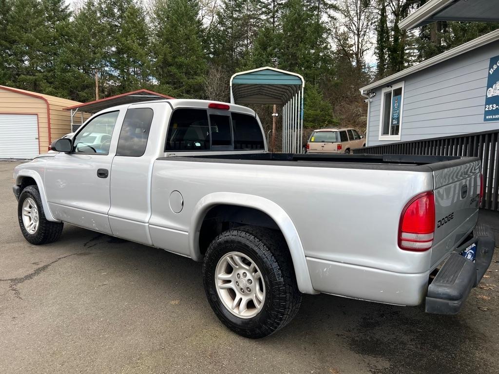 Dodge Dakota 2dr Club Cab 131" WB Base 2003