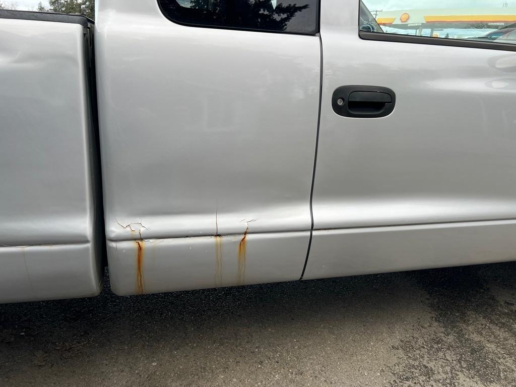 Dodge Dakota 2dr Club Cab 131" WB Base 2003