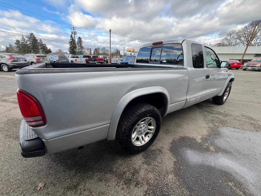 Dodge Dakota 2dr Club Cab 131" WB Base 2003